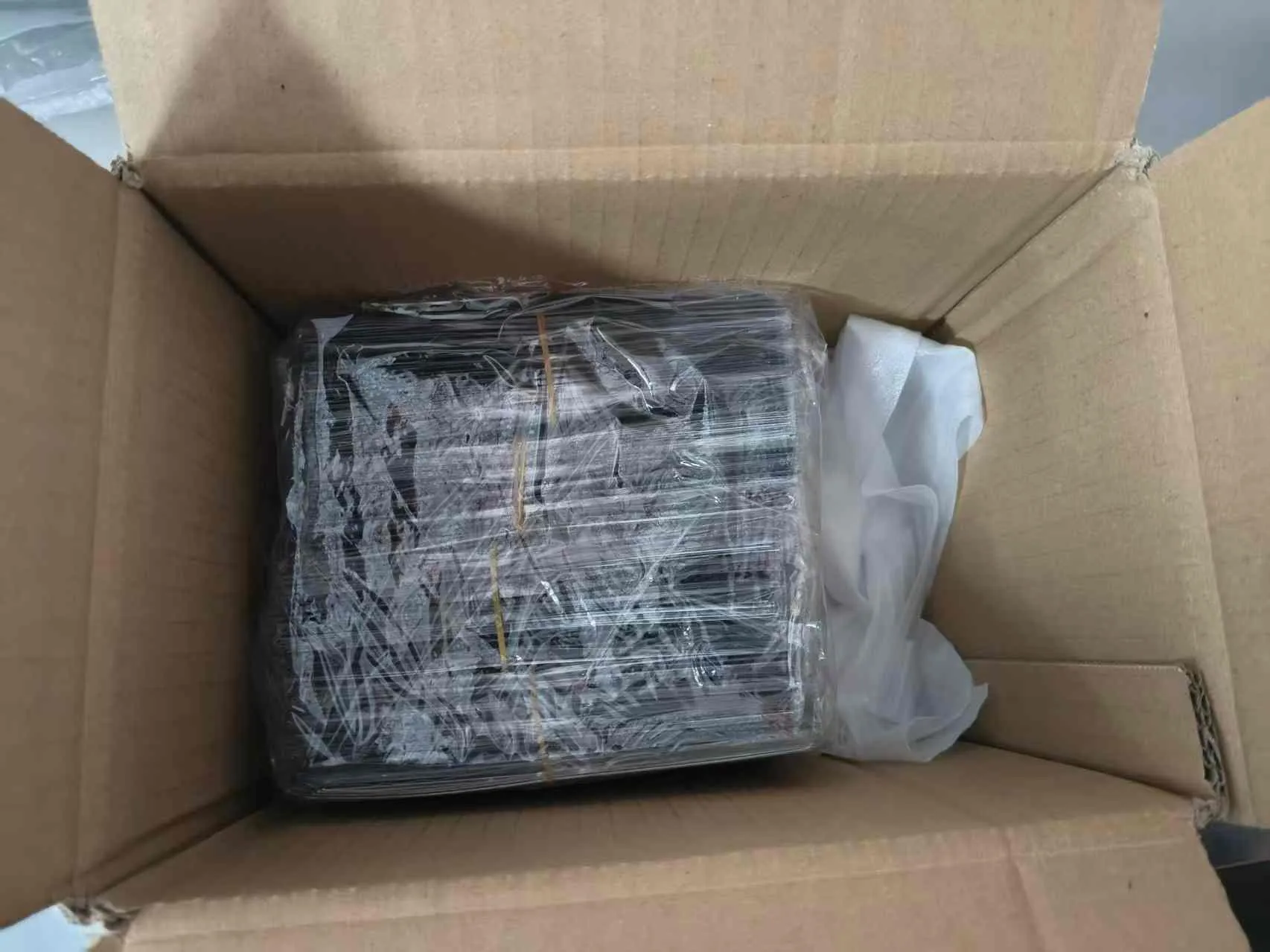 کریڈٹ کارڈ کی جلد کا آرڈر بھیج دیا گیا ہے