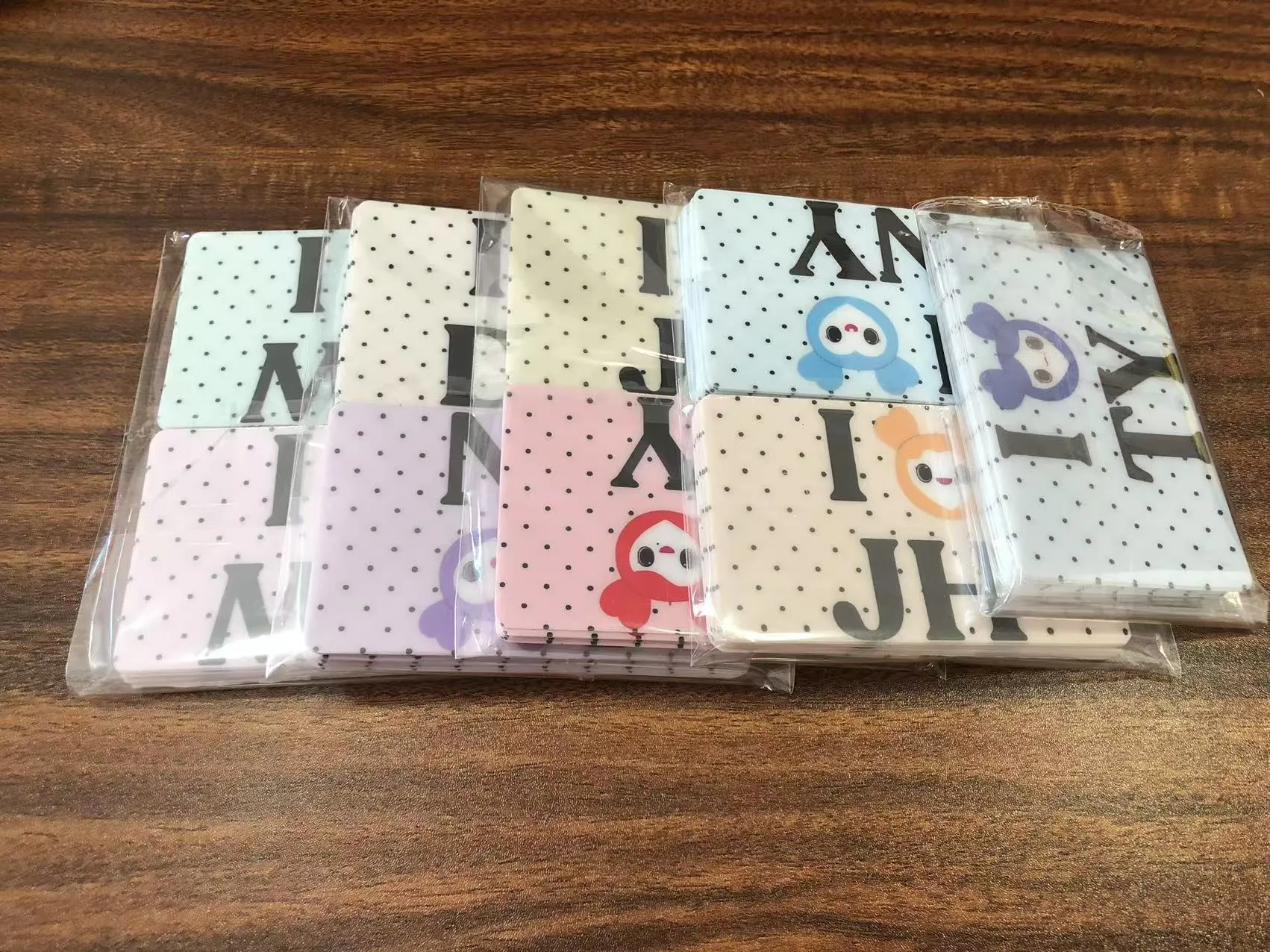 جوجو پیک جہاز امریکی صارفین کو کریڈٹ کارڈ کور اسٹیکرز