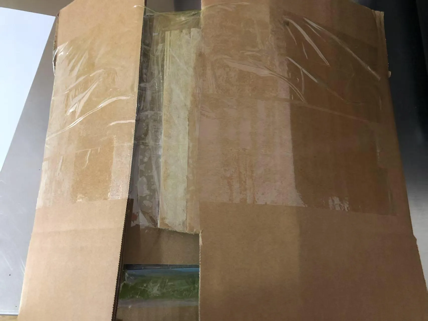 پورٹیبل کڈ کی اسٹیکر کتابیں یوگنڈا کو بھیجنے کی پیشرفت