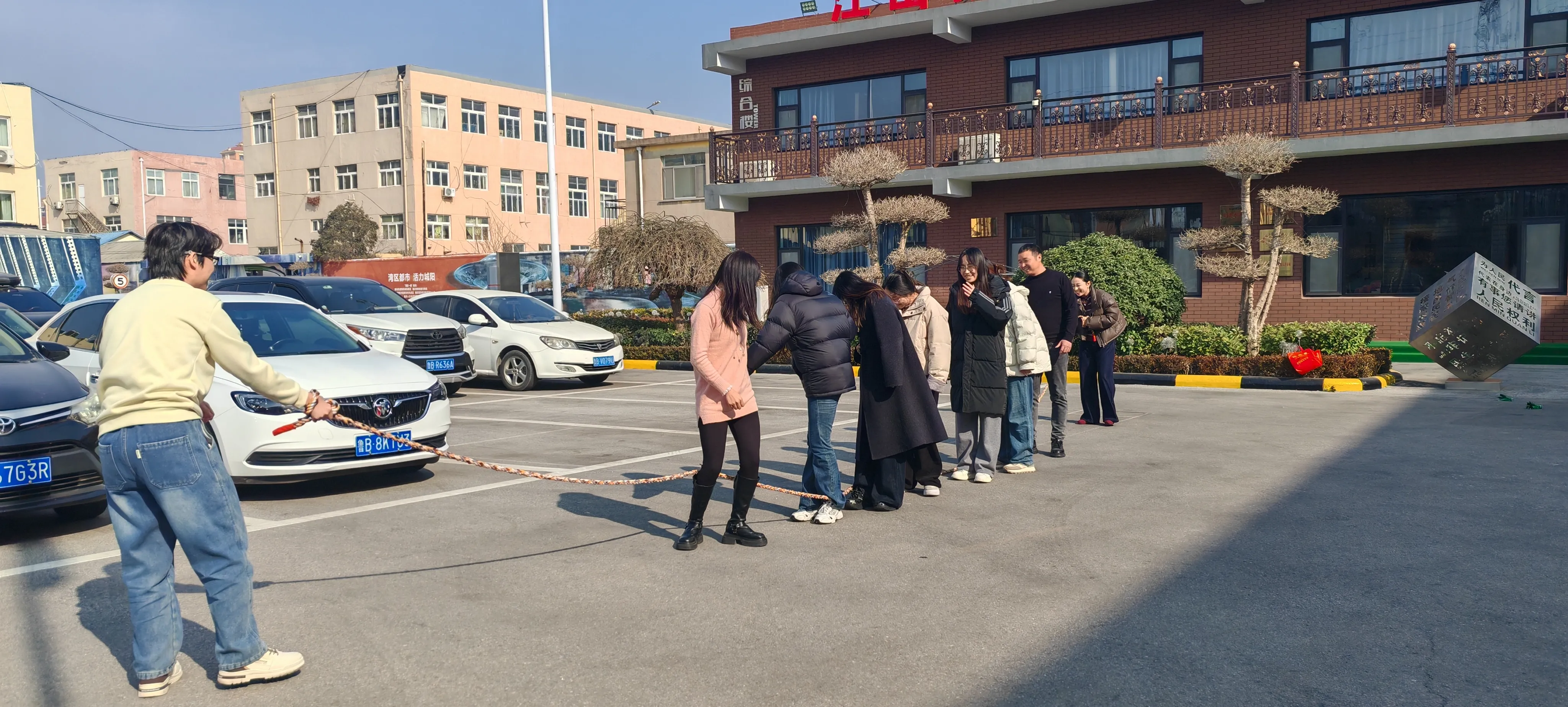 جوجو پیک میں ٹیم اسپرٹ بڑھتی ہے