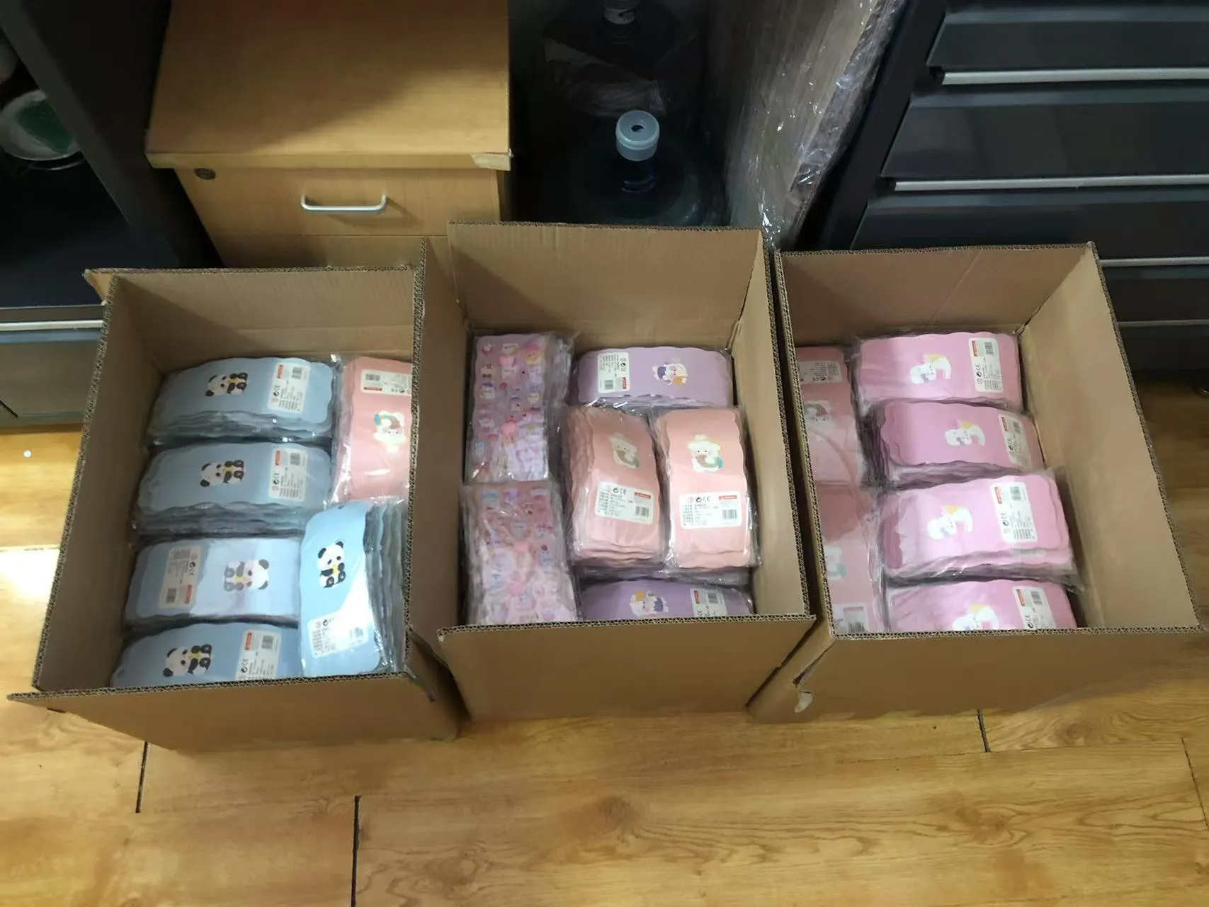 کیا آپ کو نچوڑنے کے قابل بٹ کے سائز کے اسٹیکرز پسند ہیں؟